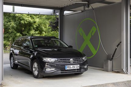 VW Passat Variant 2.0 TDI (Automatik) in der Waschanlage